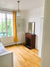 
                                                                                        Location
                                                                                         Versailles, location meublée F1