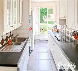 
                                                                                        Vente
                                                                                         Versailles Montreuil - Appartement 4 pcs famillial