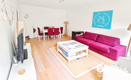 
                                                                                        Vente
                                                                                         Versailles Montreuil - Appartement 4 pcs famillial