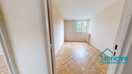 
                                                                                        Vente
                                                                                         Versailles Montreuil St-Symphorien 4 pièces 100 m²- balcon et