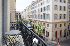 
                                                                                        Location
                                                                                         Vieux Port Beauvau