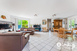 Vente
                                                                                Vila de plain-pied - 158m2