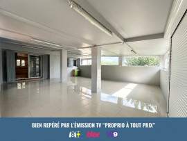 
                                                                                        Vente
                                                                                         Villa avec jardin de 1300m2 - REGUSSE