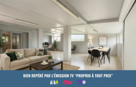 
                                                                                        Vente
                                                                                         Villa avec jardin de 1300m2 - REGUSSE