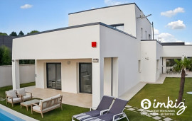 
                                                                                        Vente
                                                                                         VILLA AVEC PISCINE . REIMS . 5min de Gueux