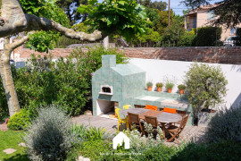 
                                                                                        Location
                                                                                         Villa Belle Vue