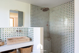 
                                                                                        Location
                                                                                         Villa Belle Vue