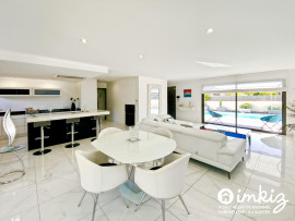 
                                                                                        Vente
                                                                                         VILLA CONTEMPORAINE AUX BELLES PRESTATIONS