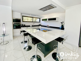
                                                                                        Vente
                                                                                         VILLA CONTEMPORAINE AUX BELLES PRESTATIONS