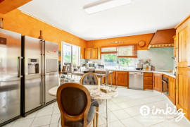 Vente
Villa contemporaine avec jardin paysagé