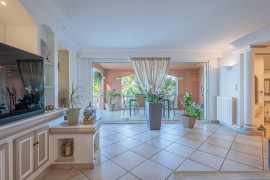 Vente
VILLA CORNICHE FLEURIE