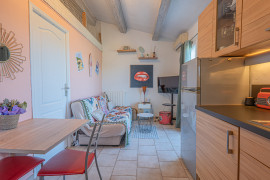 
                                                                                        Vente
                                                                                         VILLA CORNICHE FLEURIE