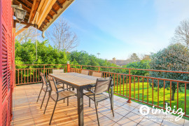 
                                                                                        Vente
                                                                                         Villa d’architecte Liergues – 7 pièces – 190 m²