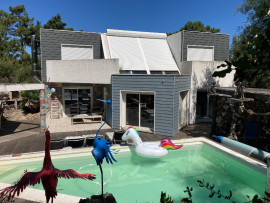 
                                                                                        Vente
                                                                                         Villa d'architecte avec piscine au Cap Ferret