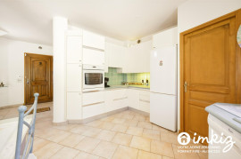 
                                                                                        Vente
                                                                                         Villa d'architecte éco-responsable avec dépendance