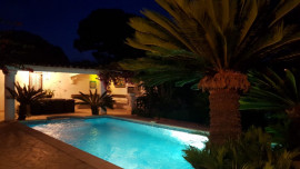 
                                                                                        Vente
                                                                                         Villa de 1994 avec de belles prestations