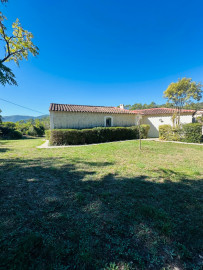 
                                                                                        Vente
                                                                                         Villa de 245M2 avec Piscine