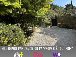 Vente
Villa de 365M2 avec piscine sur un terrain 1228M2