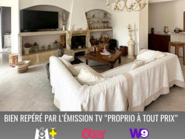 Vente
Villa de 365M2 avec piscine sur un terrain 1228M2