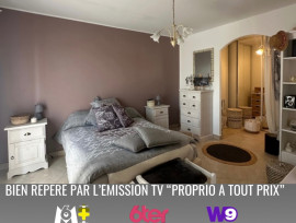 Vente
Villa de 365M2 avec piscine sur un terrain 1228M2