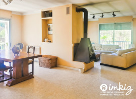 
                                                                                        Vente
                                                                                         VILLA DE CARACTÈRE – PISCINE – VUE MONTAGNES