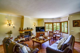 
                                                                                        Vente
                                                                                         Villa de Deux Maisons Indépendantes