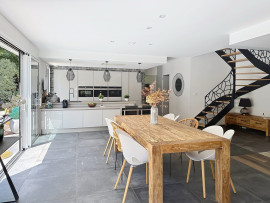 Vente
VILLA D'EXCEPTION AVEC VUE CHÂTEAU