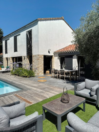 Vente
VILLA D'EXCEPTION AVEC VUE CHÂTEAU