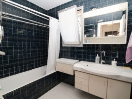 Vente
Villa sur le toit Nice Ouest VUE MER au calme avec piscine