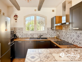 
                                                                                        Vente
                                                                                         Villa T5, piscine, terrasse, garage