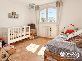 
                                                                                        Vente
                                                                                         Villa T5, piscine, terrasse, garage