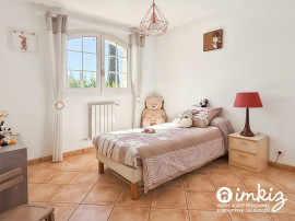 
                                                                                        Vente
                                                                                         Villa T5, piscine, terrasse, garage