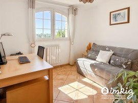 
                                                                                        Vente
                                                                                         Villa T5, piscine, terrasse, garage