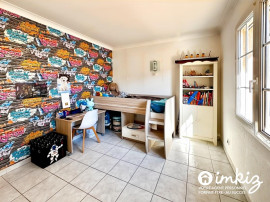 
                                                                                        Vente
                                                                                         Villa T6 de plain-pied avec Piscine