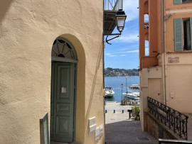 Vente
Villefranche - Appartement dernier étage vue mer