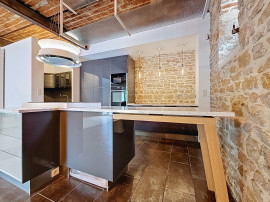 
                                                                                        Vente
                                                                                         Villefranche, Maison rénovée, Piscine, Garages