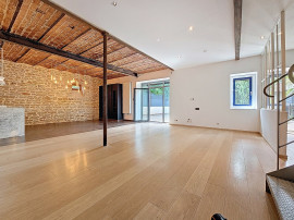 
                                                                                        Vente
                                                                                         Villefranche, Maison rénovée, Piscine, Garages