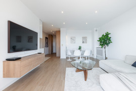 
                                                                                        Vente
                                                                                         VILLEFRANCHE SUR MER -3 pièces entièrement rénové