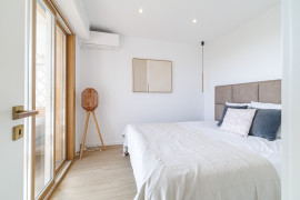 
                                                                                        Vente
                                                                                         VILLEFRANCHE SUR MER - Corne d’Or  - Magnifique 3 pièces entièrement rénové disposant d’une terrasse avec vue panoramique sur la mer