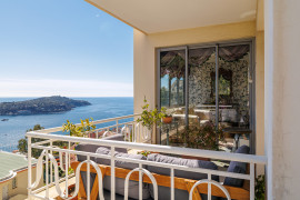 
                                                                                        Vente
                                                                                         Villefranche-sur-Mer – Superbe 2/3 pièces en étage élevé, avec vue mer panoramique et au calme absolu