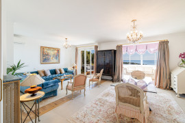 
                                                                                        Vente
                                                                                         Villefranche-sur-Mer – Superbe 2/3 pièces en étage élevé, avec vue mer panoramique et au calme absolu