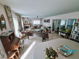 
                                                                                        Vente
                                                                                         Viroflay gare Rive Gauche, Duplex – 210 m² – 7 chambres –