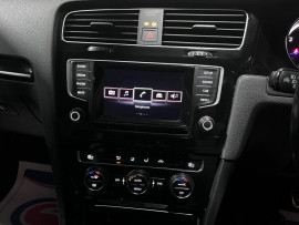 Voiture
                                                                                Volkswagen Golf 2.0 TSI BlueMotion Tech R Hatchback 5dr Petrol Manual 4Motion Euro 6 (s/s) (300 ps) Hatchback