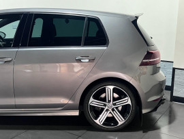 Voiture
                                                                                Volkswagen Golf 2.0 TSI BlueMotion Tech R Hatchback 5dr Petrol Manual 4Motion Euro 6 (s/s) (300 ps) Hatchback