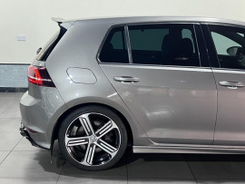 Voiture
                                                                                Volkswagen Golf 2.0 TSI BlueMotion Tech R Hatchback 5dr Petrol Manual 4Motion Euro 6 (s/s) (300 ps) Hatchback