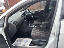 
                                                                                        Voiture
                                                                                         Volkswagen Golf GTI MOT 11/26 AUTO 63K FSH ULEZ 2.0 5dr