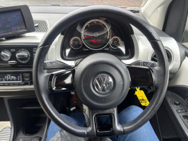 
                                                                                        Voiture
                                                                                         Volkswagen Hatchback 1.0 High up! (2012/62) 5dr