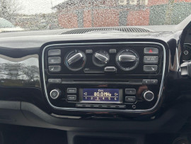 
                                                                                        Voiture
                                                                                         Volkswagen HIGH UP AUTO MOT 11/26 39K ULEZ 1.0 5dr