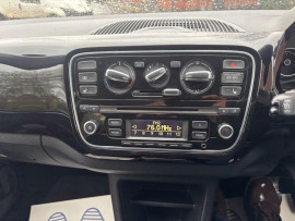 
                                                                                        Voiture
                                                                                         Volkswagen HIGH UP AUTO MOT 11/26 43K ULEZ 1.0 5dr