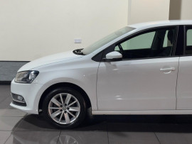 Voiture
Volkswagen Polo 1.2 TSI BlueMotion Tech SE Hatchback 5dr Petrol Manual Euro 6 (s/s) (90 ps)